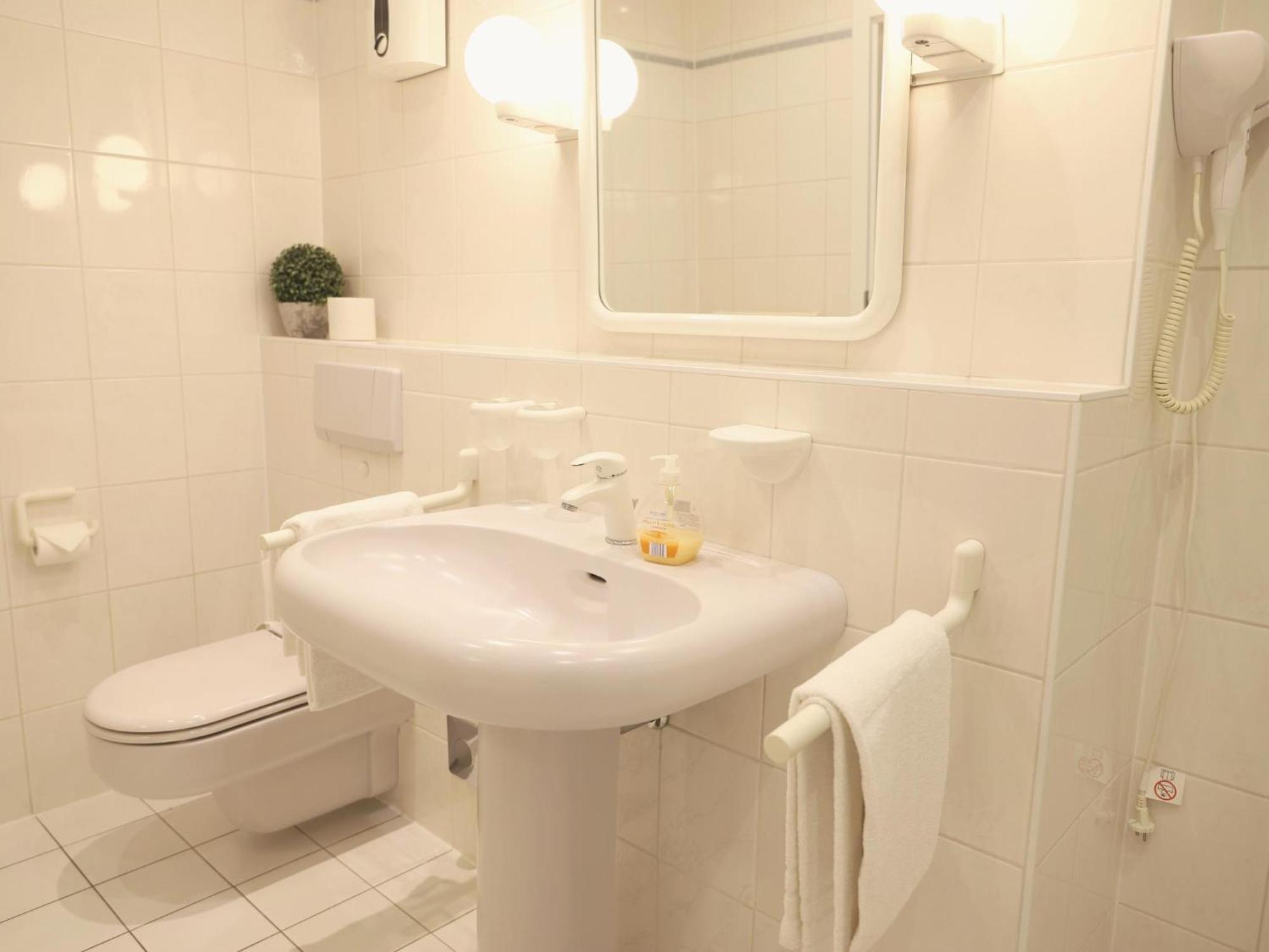 Apartment Geraeumige 2-zimmer-appartement *